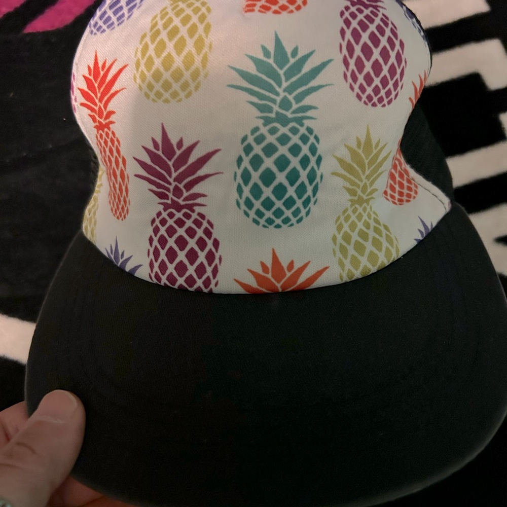 Women’s pineapple hat